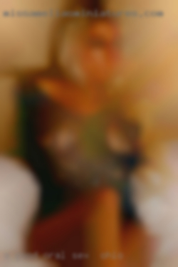 A good oral sex in Ohio looking woman couple man.